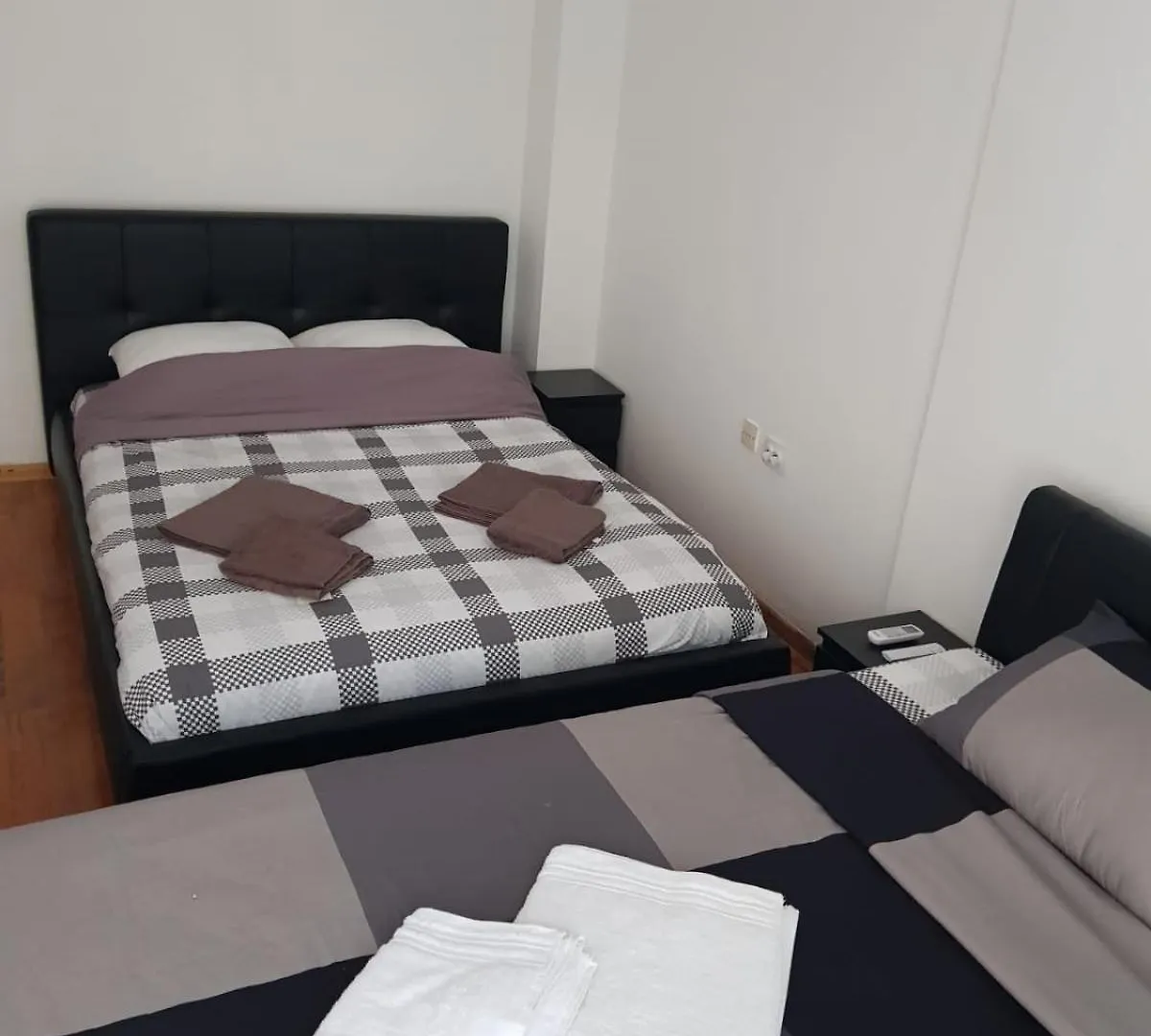 Vadim 2 Brooms Apartment contacts